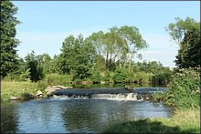 Quelle est cette rivière, longue de 74 km, qui naît dans le massif vosgien, coule vers le nord-ouest et rejoint la Meurthe en aval de Lunéville ?