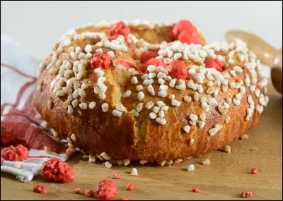 Que trouve-t-on dans une brioche Saint Genix ?