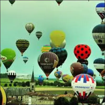 Je vous propose à présent une balade en montgolfière au-dessus de Chambley-Bussières. Village de Lorraine, dans l'arrondissement de Toul, il se situe dans le département ...