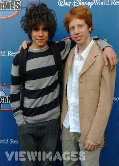 Qui suis-je ? ( droite)