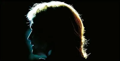 Quel chanteur interprète le titre ''Le Jouet extraordinaire'' ?