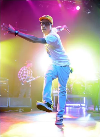 Pour terminer ce quiz sur une note musicale, qui nous chante "Happy" ?