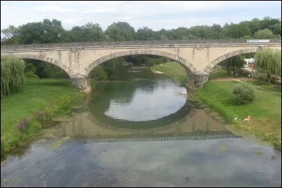 Quelle est cette rivi&egrave;re, longue de 202 km, qui prend sa source dans l'Auxois, traverse le d&eacute;partement en coulant vers le nord-ouest et se jette dans l'Yonne ?