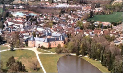 Quel est ce bourg, situ&eacute; en Puisaye dans l'ouest du d&eacute;partement et travers&eacute; par le Loing ?