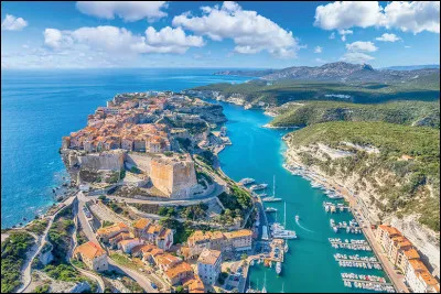 Que faut-il ajouter à "cor" pour obtenir le nom d'une région de France ?