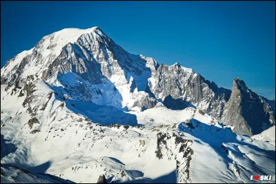De quelle couleur est cette montagne ?