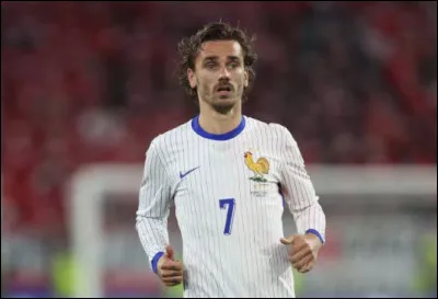 Lors de son 1er match, qui la France a-t-elle affronté ?