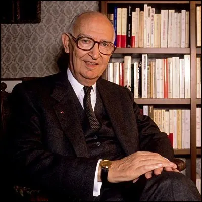 Pour quelle intervention chirurgicale Jean Hamburger a-t-il fait figure de pionnier avec une opération en 1952 ?