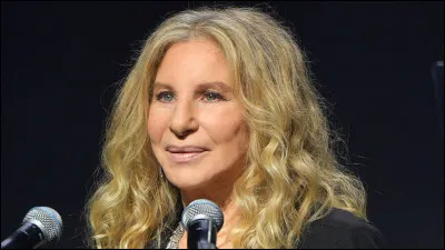 Je suis une chanteuse, actrice et productrice américaine. Comment me prénomme-t-on ?