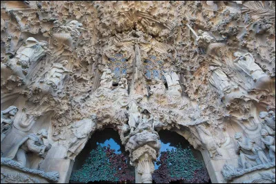 Quelle est la religion pratiquée dans la Sagrada Familia ?