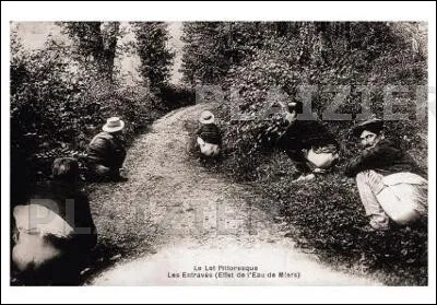 Km 67,3 : Padirac. Comme &agrave; Padirac, il n'y a que le trou, il faut dire que la commune a &eacute;t&eacute; cr&eacute;&eacute;e en 1828 par d&eacute;tachement de sections de Miers. Miers o&ugrave; l'on trouve une vingtaine de curiosit&eacute;s. Quelle est celle qui est &agrave; l'origine de ces cartes postales ?