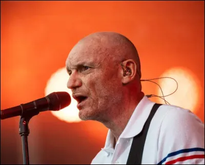 Qui est ce chanteur, interprète du titre ''Si par hasard'' ?