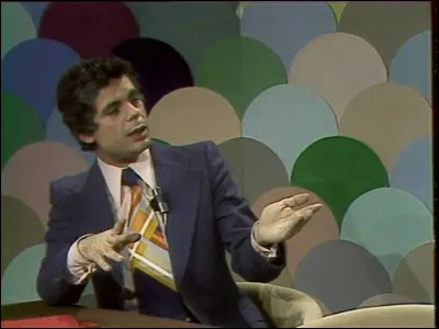 Dans quelle émission Gérard Majax présentait-il un tour de magie sur lequel les candidats pouvaient proposer une solution tout en posant des questions ?