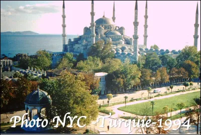 Quelle est cette ville en I, la plus grande de Turquie, poumon économique, industriel, financier et culturel du pays ?