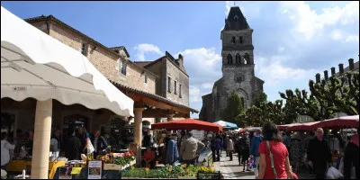 Quelle est cette petite ville de 2 800 habitants, située dans le "Périgord vert", aux limites du Limousin ?