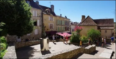 Quelle est cette ville, la deuxième du département avec 26 000 habitants, située dans la vallée de la Dordogne ?