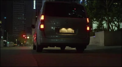 Comment les joueurs font-ils pour se retrouver sur la place de Squid Game ?