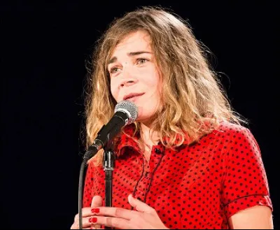 Qui est cette humoriste/comédienne qui joue le rôle de ''Lou'' dans le film ''France'' de 2021 ?