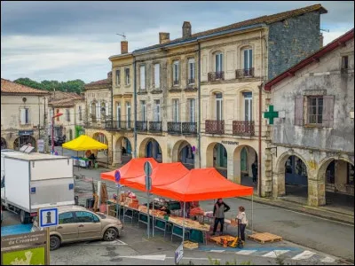 Km 24,7 : Montaut. Quel type de village est-ce ?