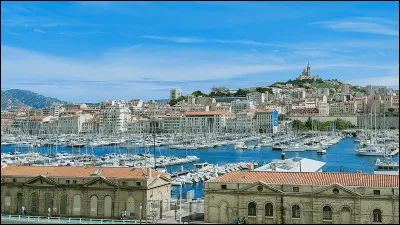 Km 77,0 : Barèges. Le 31 mai, une avalanche recouvre sur près de 200 mètres le lit du Bastan. Des fortes chaleurs les 15 et 16 juin suivies d'orages et de pluies incessantes les 17 et 18 juin provoquent une montée des eaux associée à la fonte des neiges. Freinées par les restes de l'avalanche, les eaux du Bastan emportent la route rive droite, la place de Barèges, le parking HLM, le camping et sept maisons. C'était en quelle année ?