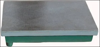 Km 104,7 : Sainte-Marie-de-Campan. Qu'a-t-on sorti des carrières de Campan jusqu'à la fin du XXe siècle ?