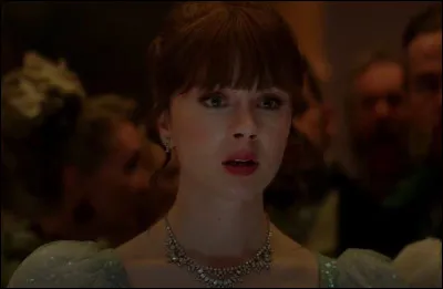 Ici, c'est Eloise. Dans quelle série joue-t-elle un rôle important ?