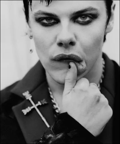 De quoi parle la chanson "Weird" ?
(1 réponse attendue)