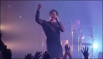 De quoi parle la chanson "Doctor Doctor" ? 
(2 réponses attendues)