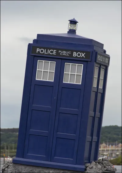 Extra-terrestre hors d'âge en Tardis...