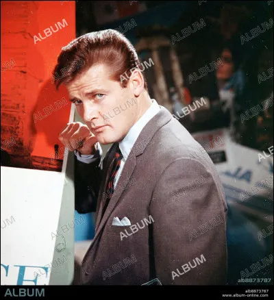 Roger Moore en chevalier...