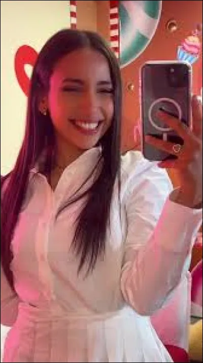 Qui est cette youtubeuse ?