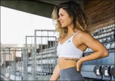 Qui est cette youtubeuse ?