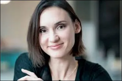 Qui est cette youtubeuse ?