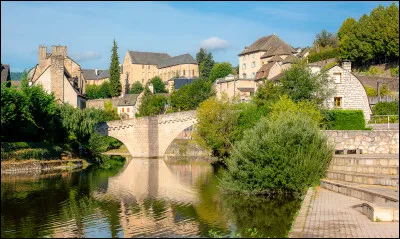 Quelle est cette rivière qui traverse le département d'est en ouest dans sa partie centrale, arrosant Mende ?