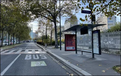 Mise en situation : 
"Tu étais tellement absorbée par ce que tu faisais que tu loupes ton arrêt !". Le garçon à côté de toi dit au chauffeur...