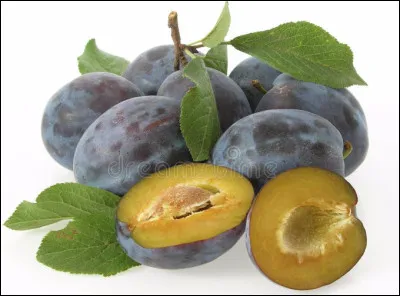 Quel est ce fruit en Q, une prune violette à chair sucrée jaune d'or ?