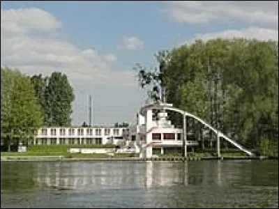 Je vous propose de vous détendre sur la plage du Lys, à Boran-sur-Oise. Ville Isarienne, elle se situe en région ...