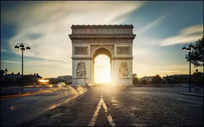 Avec combien de pays la France métropolitaine a-t-elle une frontière terrestre ?