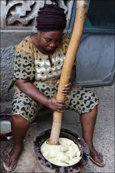 Que devez-vous ajouter à "fou" pour trouver le nom d'un mets de l'Afrique équatoriale, fabriqué à partir de manioc, de maïs, de banane plantain et d'igname...