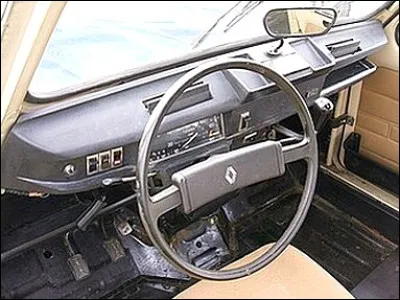 En quelle année apparaît la nouvelle planche de bord ?