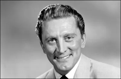 Qui est cet acteur qui joue le rôle du fils du roi des vikings dans le film ''Les Vikings'' ?