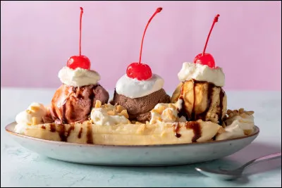 Qui chante "Amicalement votre" ?