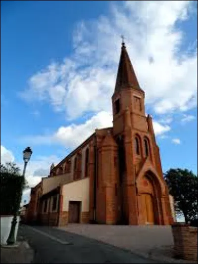 Nous terminons notre balade au pied de l'église Saint-Jean-Baptiste, à Saint-Jean-Lherm. Commune de l'aire d'attraction Toulousaine, elle se situe en région ...