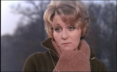 Cette chanteuse a tenu, en 1969, son premier rôle important dans "Erotissimo" de Gérard Pirès où elle était "Florence", aux côtés d'Annie Girardot Jean Yanne Francis Blanche : c'est ...