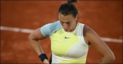 Aryna Sabalenka passe à 1 point d'une finale à Roland Garros.