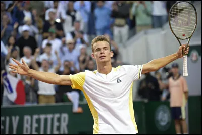 Luca Van Assche se hisse au 2e tour et cède face Alejandro Davidovich Fokina.
