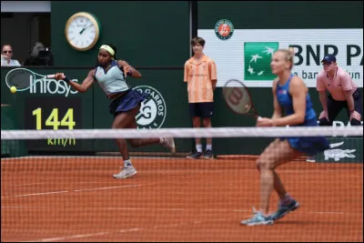Coco Gauff et Katerina Siniakova sont vainqueurs en double dames.