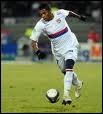 M. Bastos est passé de Lille à Lyon en 2009 contre 18 . Quel est son club pour la saison 2013-2014 ?