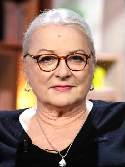Dans quelle tranche d'âge se situe Josiane Balasko ?