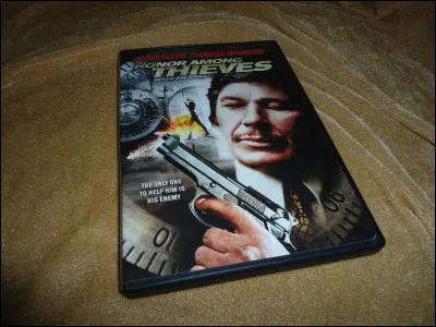 Quel acteur accompagne Charles Bronson dans le film "Adieu l'ami" ?